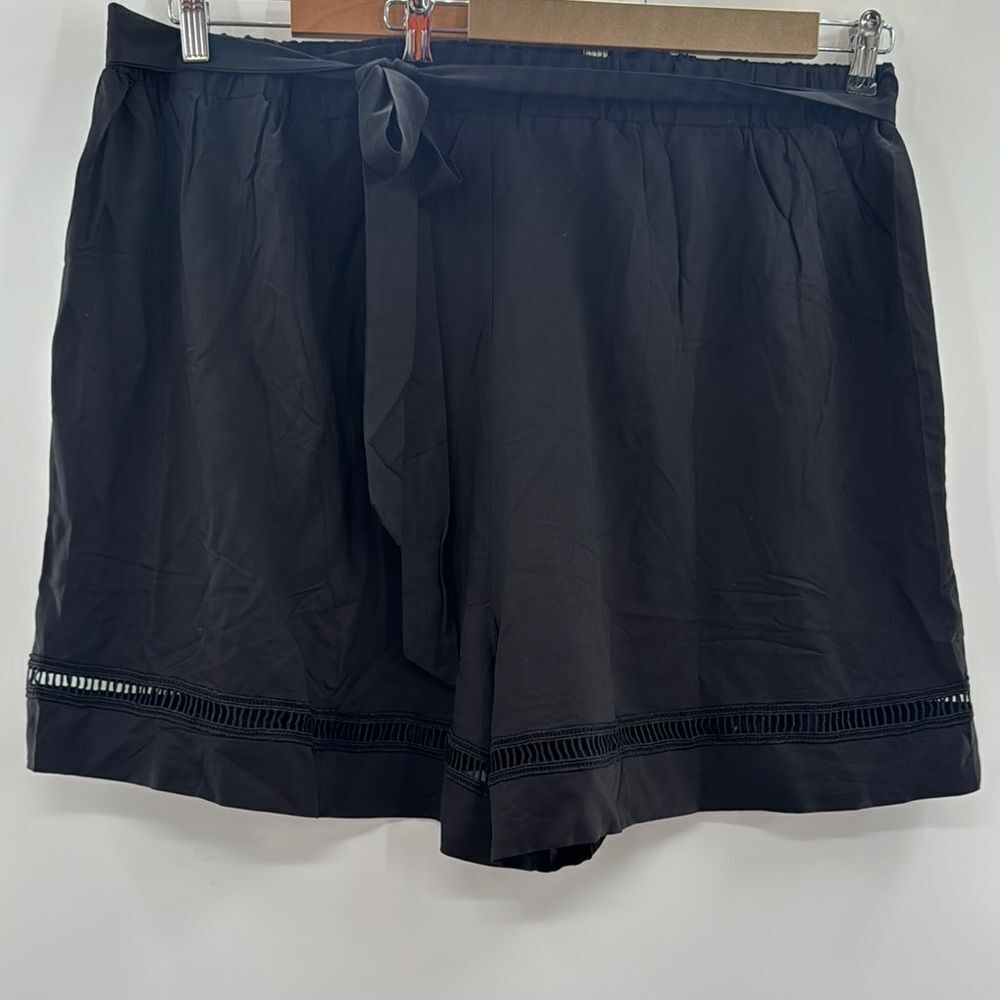 3For$20 Bloomchic Black Shorts w/ Lace detailing and Belt size 26 NWT